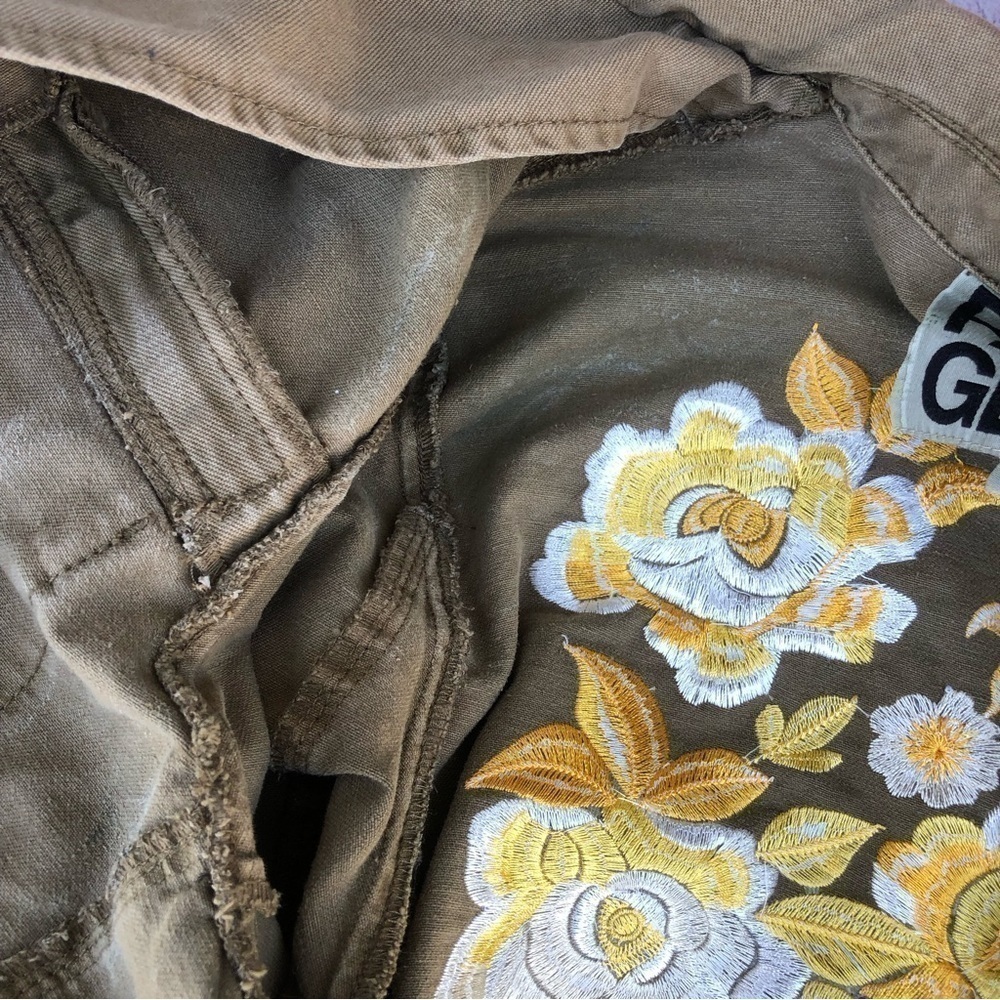 Pam & Gela Utility Embroidered Floral Print Jacket - Picture 10 of 15